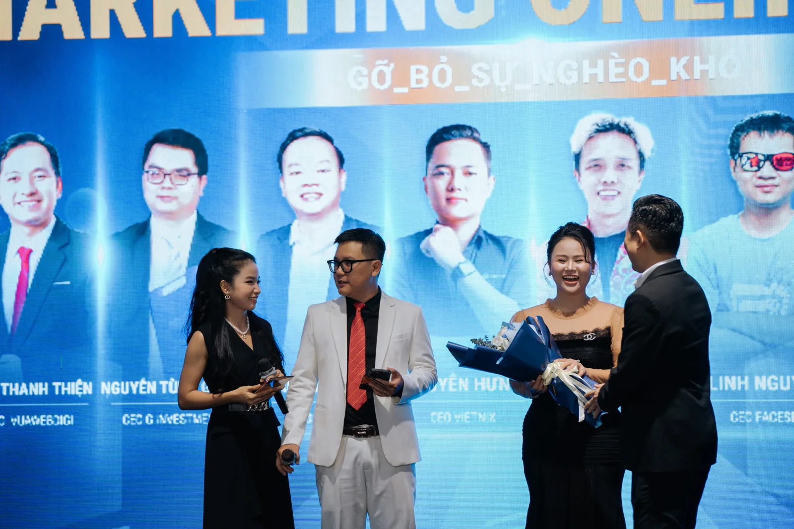 Sự kiện Đại hội Marketing Online 2025 - Gỡ bỏ sự nghèo khó