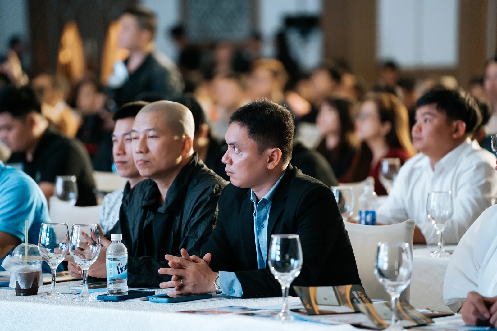 Sự kiện Đại hội Marketing Online 2025 - Gỡ bỏ sự nghèo khó