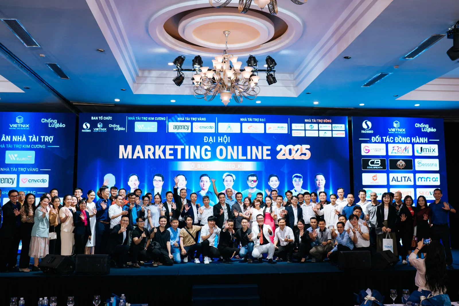 Sự kiện Đại hội Marketing Online 2025 - Gỡ bỏ sự nghèo khó